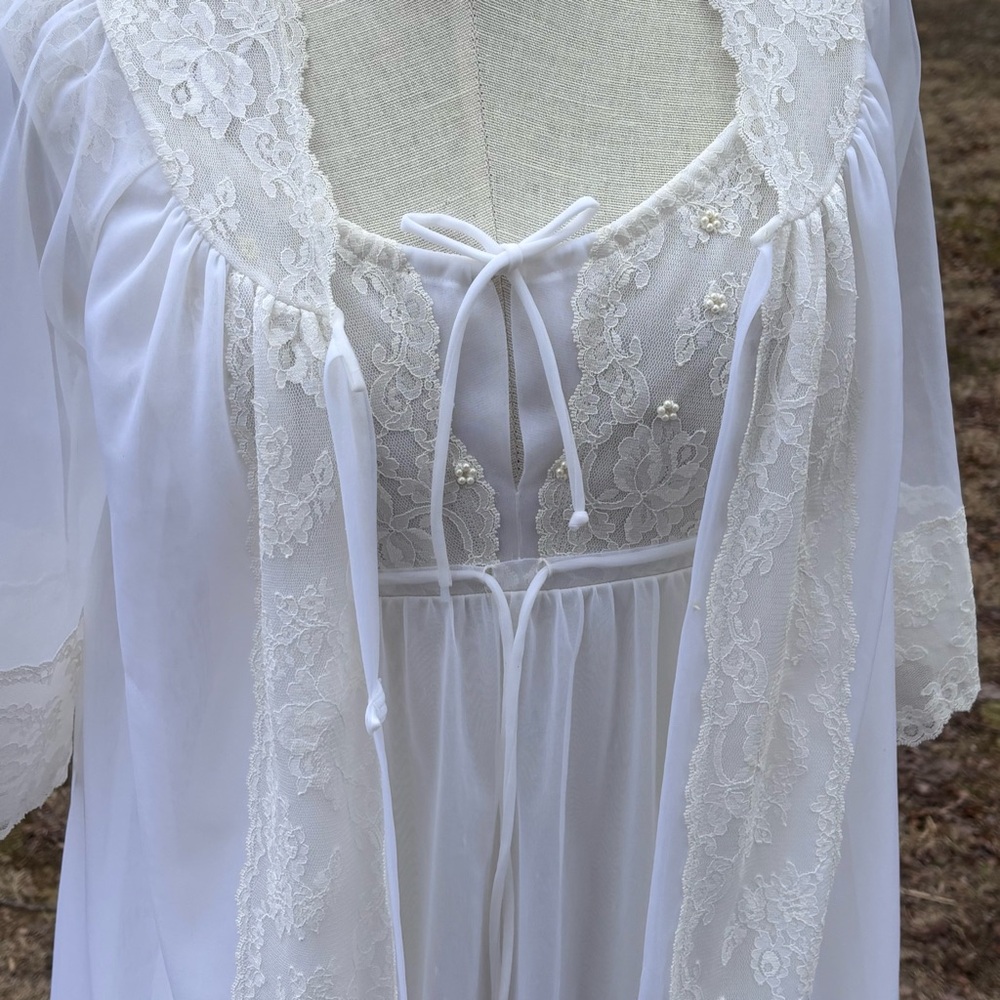 Stunning Vintage Shadowline Peignoir Set! - Picture 4 of 15